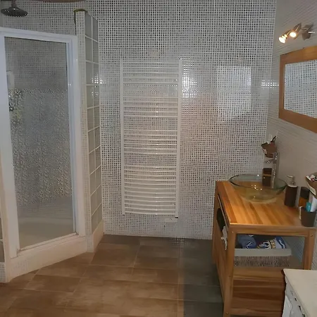 Entre Vignes Et Garrigues Laudun