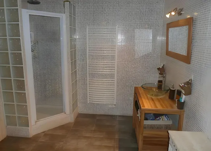 Entre Vignes Et Garrigues Laudun