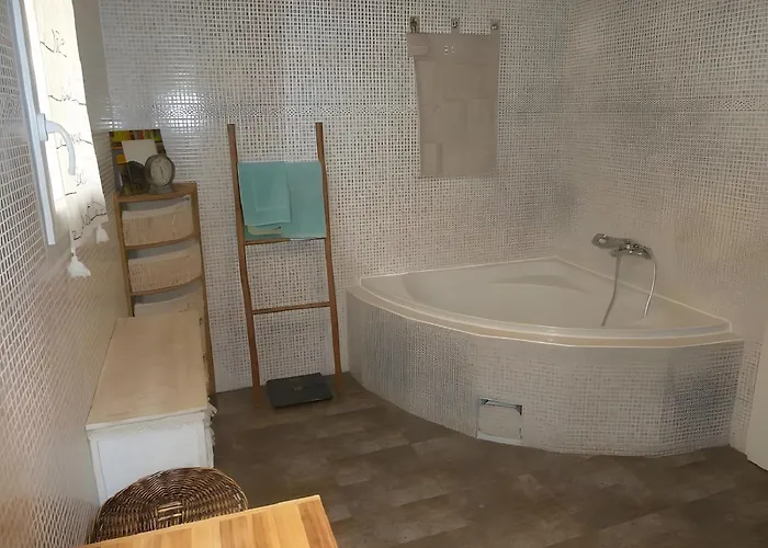 Entre Vignes Et Garrigues * Laudun